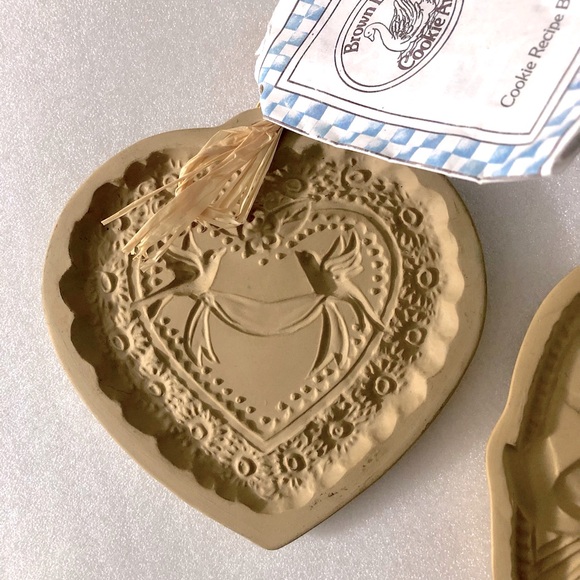Brown Bag Cookie Art short bread molds,  heart shaped 1985 & 1990 Hill Design - Picture 5 of 6